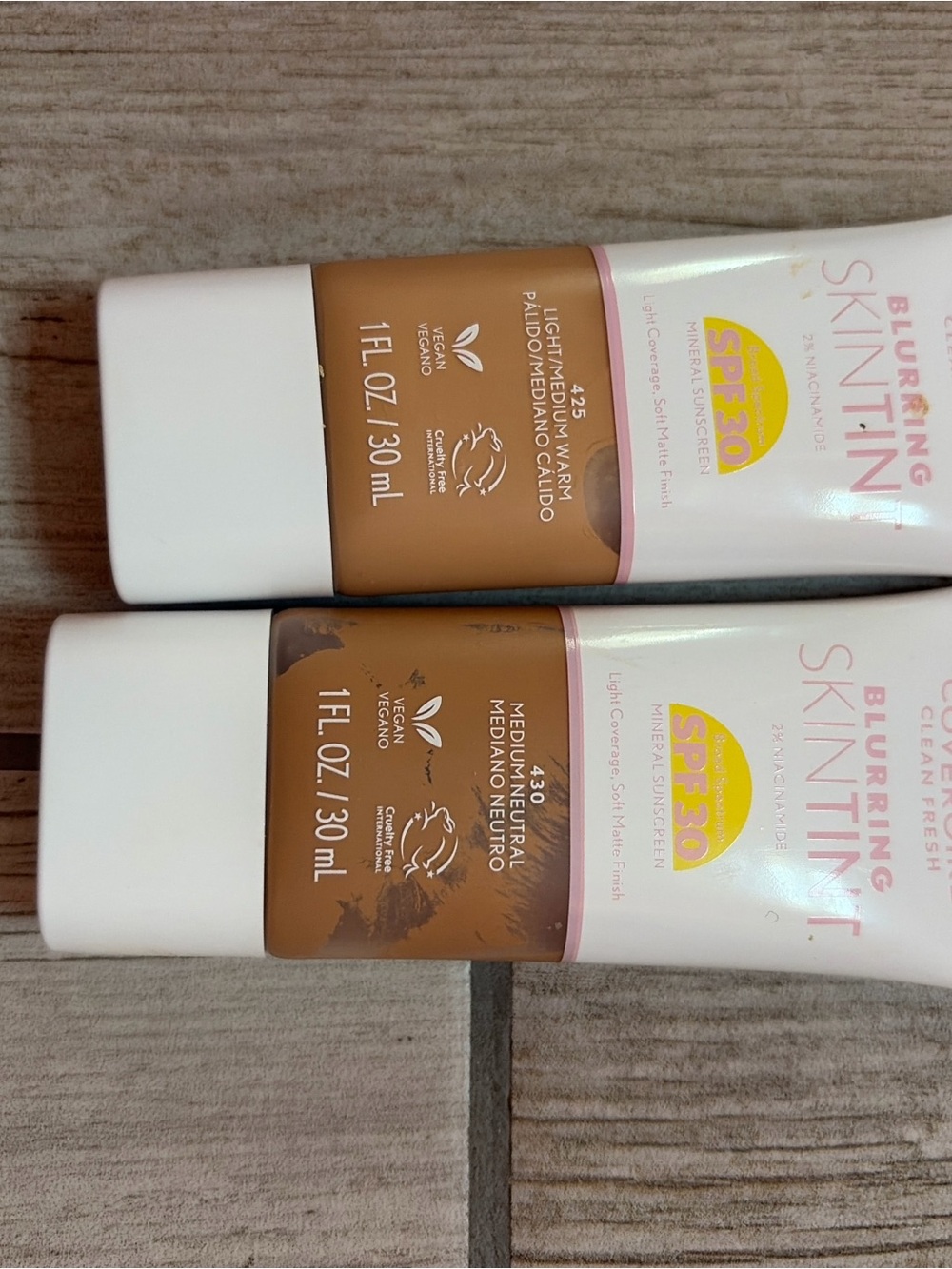 COVERGIRL Blur-Ring Skin Tint SPF 30 - Medium Neutral & Light-Medium Warm